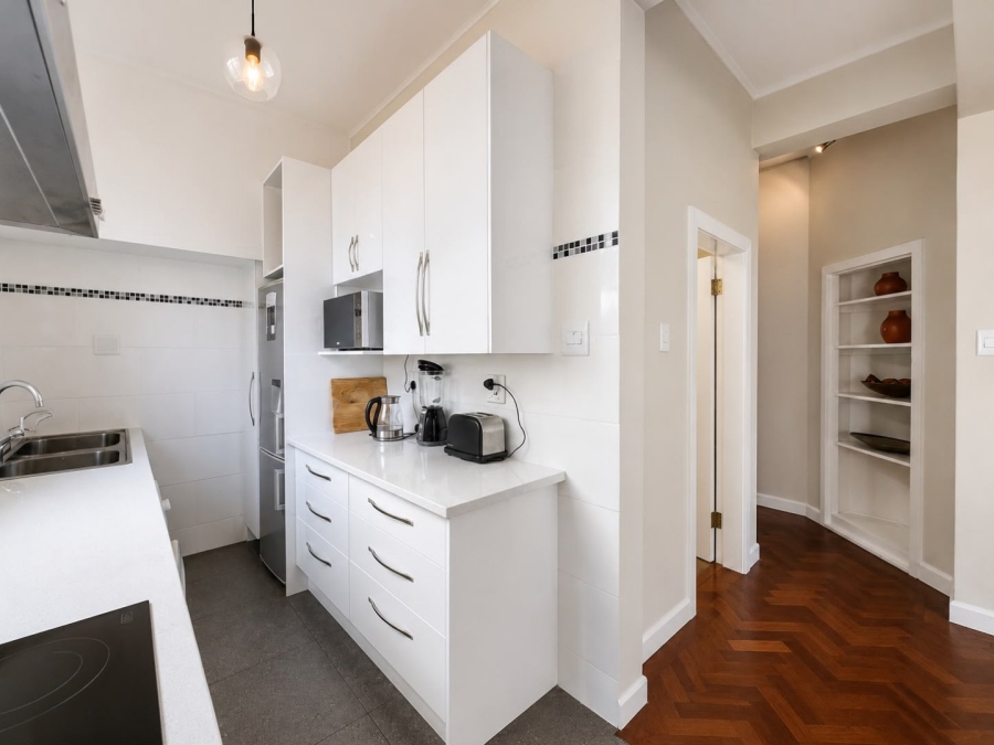 To Let 1 Bedroom Property for Rent in Sea Point Western Cape